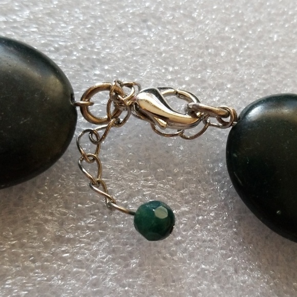 Green stone necklace - Picture 3 of 5